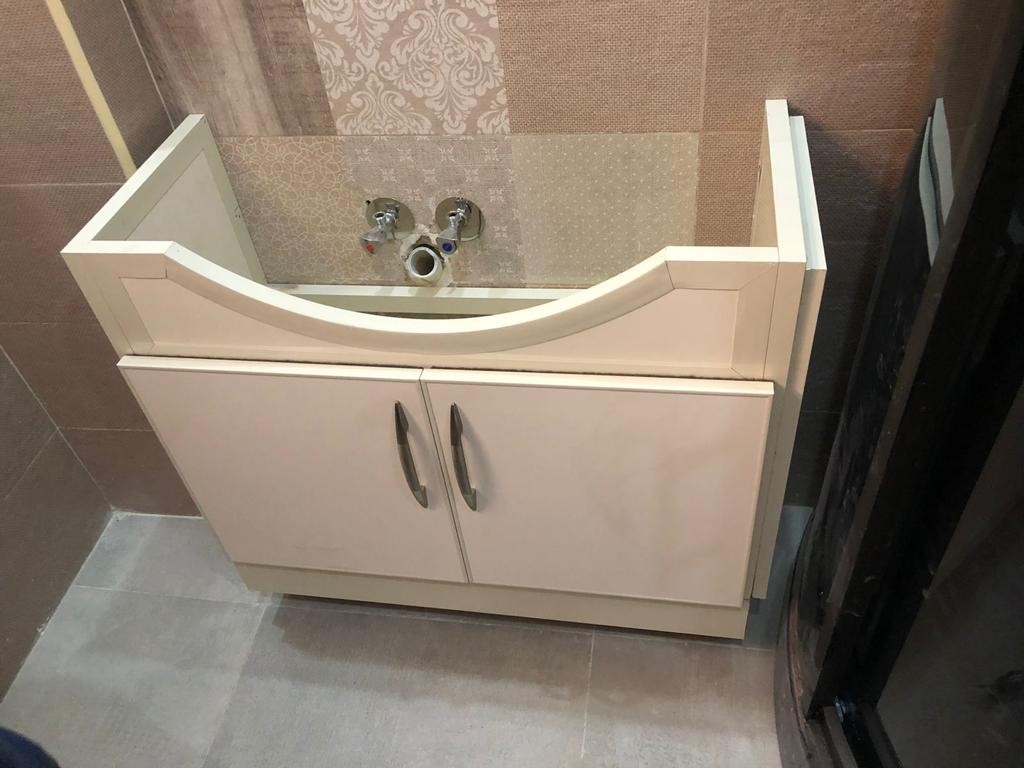 Bathroom Units - Aluminum image